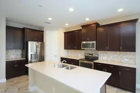 3766 Canopy Cir, Naples, FL 34120 photo 10