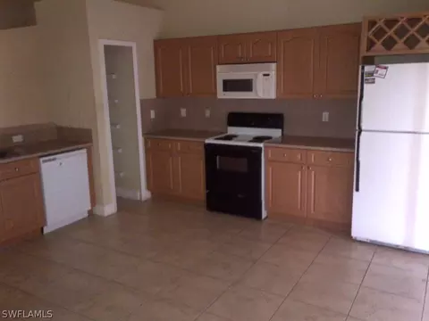 830 Runble St E, Lehigh Acres, FL 33974 photo 5