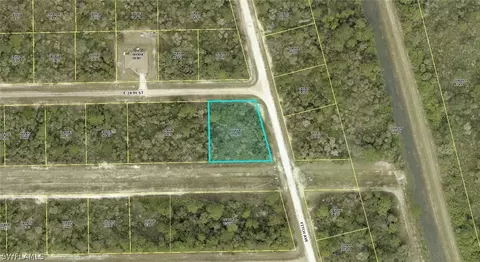 4244 E 28th St, Alva, FL 33920 photo 1