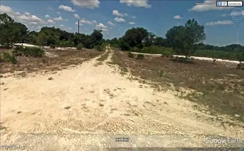 7805 7th Pl, Labelle, FL 33935 photo 5