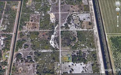 7805 7th Pl, Labelle, FL 33935 photo 3
