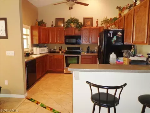 8024 Royal Cir, Labelle, FL 33935 photo 4
