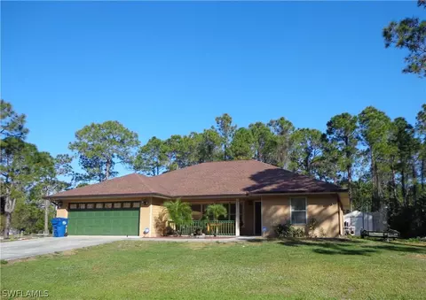 8024 Royal Cir, Labelle, FL 33935 photo 1