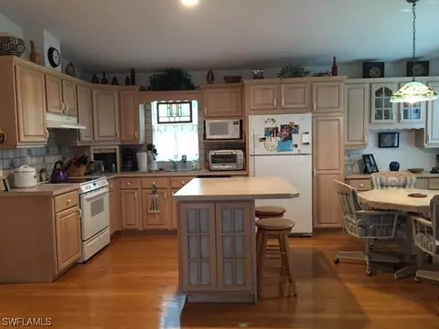 4500 Split Log Ln E, Estero, FL 33928 photo 5