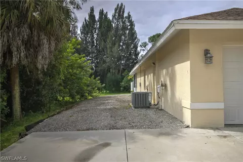 5248 Maple Ln, Naples, FL 34113 photo 3