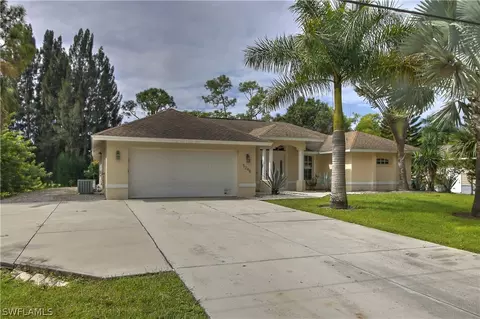 5248 Maple Ln, Naples, FL 34113 photo 1