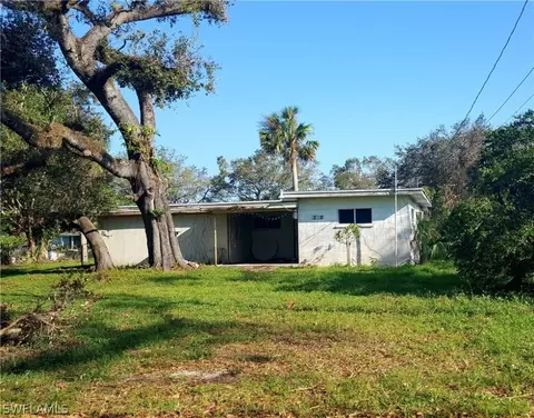 268 6th Ave, Labelle, FL 33935 photo 1