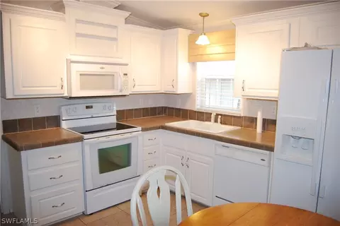 20721 Basin Dr, Estero, FL 33928 photo 6