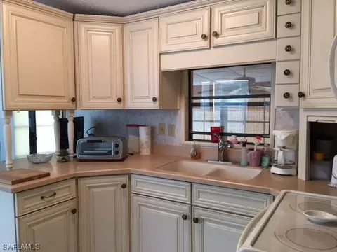 20200 Carriage Ct, Estero, FL 33928 photo 8