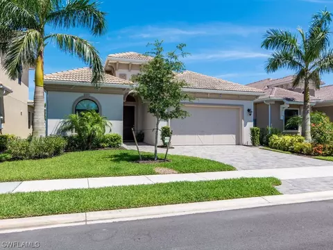 1541 Serrano Cir, Naples, FL 34105 photo 3