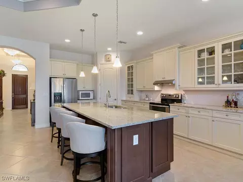 1541 Serrano Cir, Naples, FL 34105 photo 15