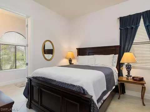1541 Serrano Cir, Naples, FL 34105 photo 4