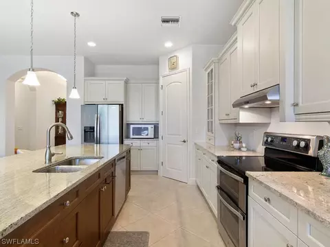 1541 Serrano Cir, Naples, FL 34105 photo 20