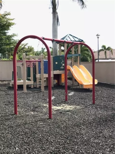 1541 Serrano Cir, Naples, FL 34105 photo 28