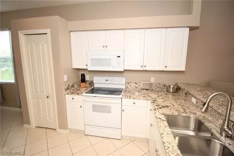 21530 Portrush Run, Estero, FL 33928 photo 9