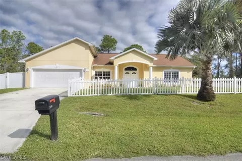 2901 E 23rd St, Alva, FL 33920 photo 2