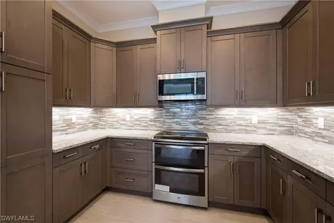 5770 Highbourne Dr, Naples, FL 34113 photo 8