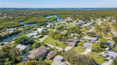 4724 Riverside Dr, Estero, FL 33928 photo 3