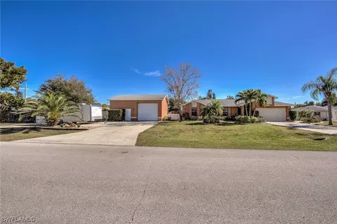 20611 Park Pl, Estero, FL 33928 photo 2