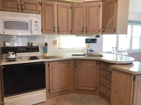 4581 Split Log Ln E, Estero, FL 33928 photo 4