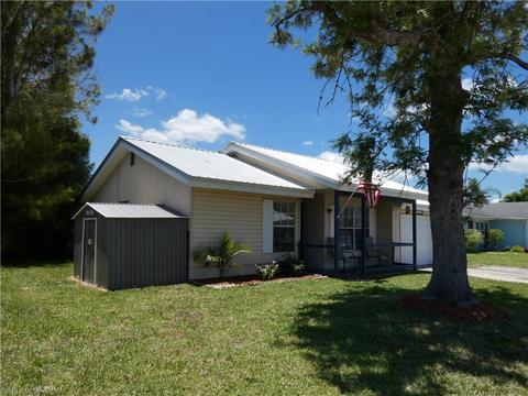 2004 Schooner Dr, Labelle, FL 33935 photo 2