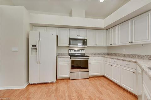 6648 Middlesex Pl, Naples, FL 34104 photo 5