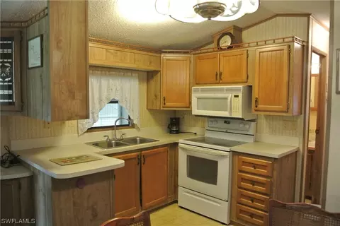20171 Cumberland Ct, Estero, FL 33928 photo 6