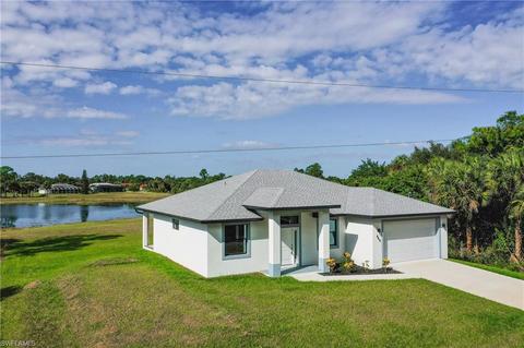848 Haskell St E, Lehigh Acres, FL 33974 photo 4