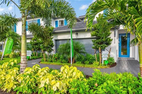 7341 Rockefeller Dr, Naples, FL 34119 photo 2