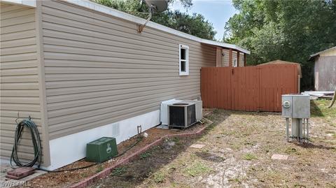 851 E Lincoln Ave, Labelle, FL 33935 photo 4
