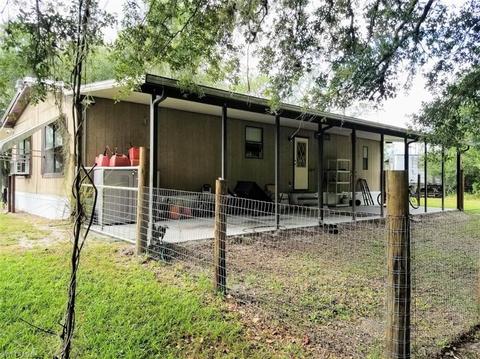 1084 Pine Ave, Labelle, FL 33935 photo 2