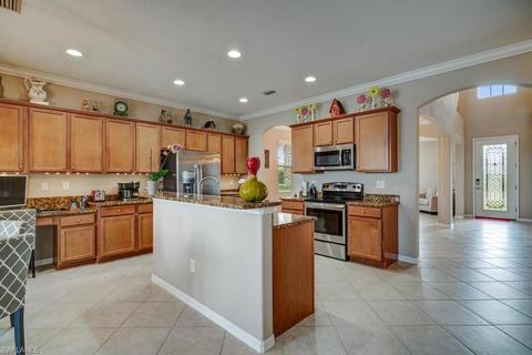 2446 Heydon Cir E, Naples, FL 34120 photo 10