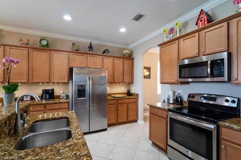 2446 Heydon Cir E, Naples, FL 34120 photo 8