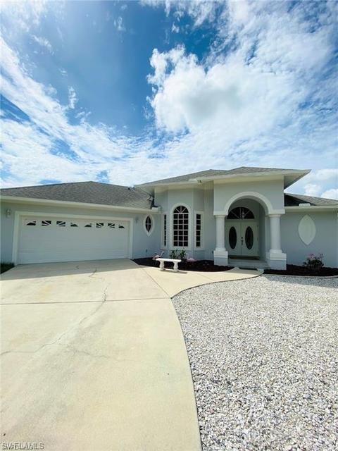858 Haskell St E, Lehigh Acres, FL 33974 photo 2
