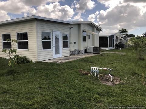 261 Cape Sable Dr, Naples, FL 34104 photo 2