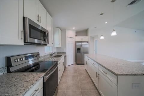 7004 Berwick Ct, Labelle, FL 33935 photo 4