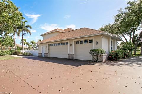 6822 Compton Ln N, Naples, FL 34104 photo 2