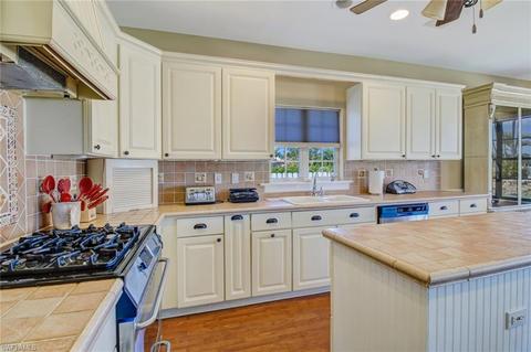 6822 Compton Ln N, Naples, FL 34104 photo 8