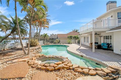 6822 Compton Ln N, Naples, FL 34104 photo 32
