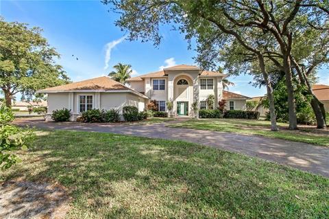 6822 Compton Ln N, Naples, FL 34104 photo 1