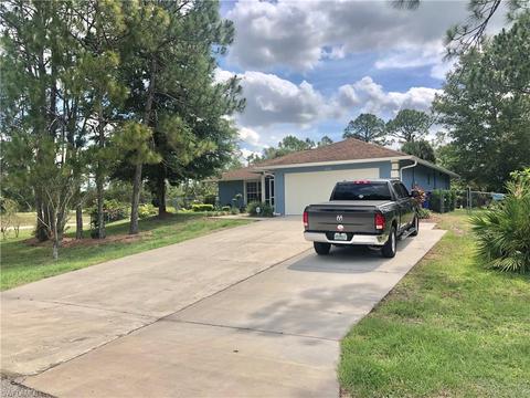 8030 Rolling Cir, Labelle, FL 33935 photo 2