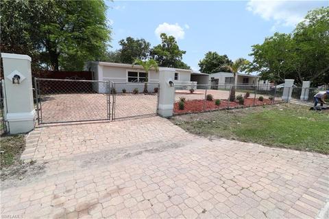 116 Apache St, Lehigh Acres, FL 33936 photo 2