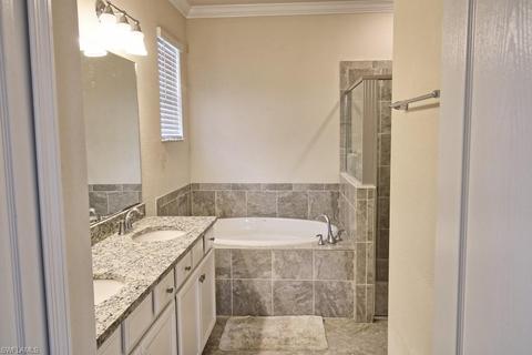 3593 E Hampton Cir, Alva, FL 33920 photo 4