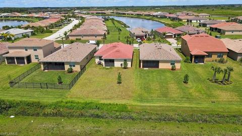 3593 E Hampton Cir, Alva, FL 33920 photo 5