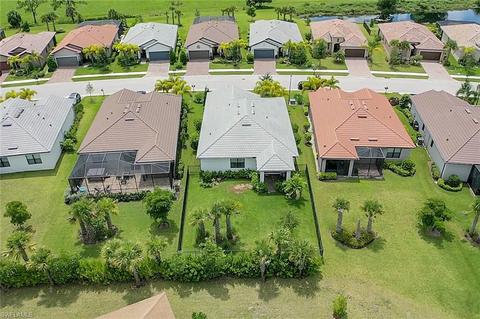 3560 E Hampton Cir, Alva, FL 33920 photo 2