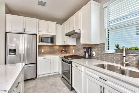 10514 Jackson Square Dr, Estero, FL 33928 photo 9