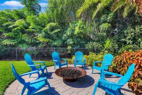 524 Cypress Way E, Naples, FL 34110 photo 26