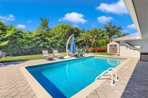 524 Cypress Way E, Naples, FL 34110 photo 28