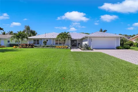 524 Cypress Way E, Naples, FL 34110 photo 1