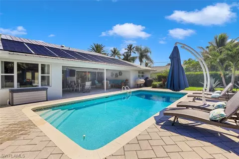 524 Cypress Way E, Naples, FL 34110 photo 25